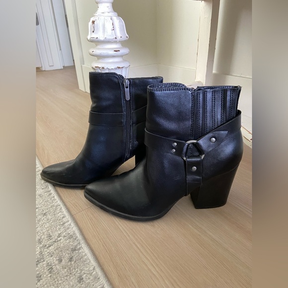 Indigo Road ankle cowboy bootie - Picture 1 of 5